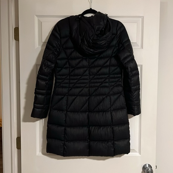 Bernardo Hooded Long Portable Packable Puffer Coat - Picture 6 of 10